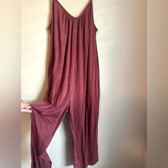 Elegant Burgundy Jumpsuit - Picture 2 of 3